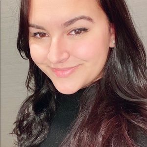 Meet your Posher, Julia